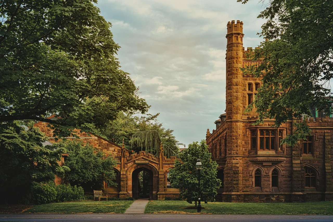 University campus building for choosing a medical school